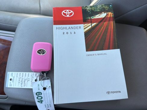 Used 2013 Toyota Highlander Limited FWD image 4