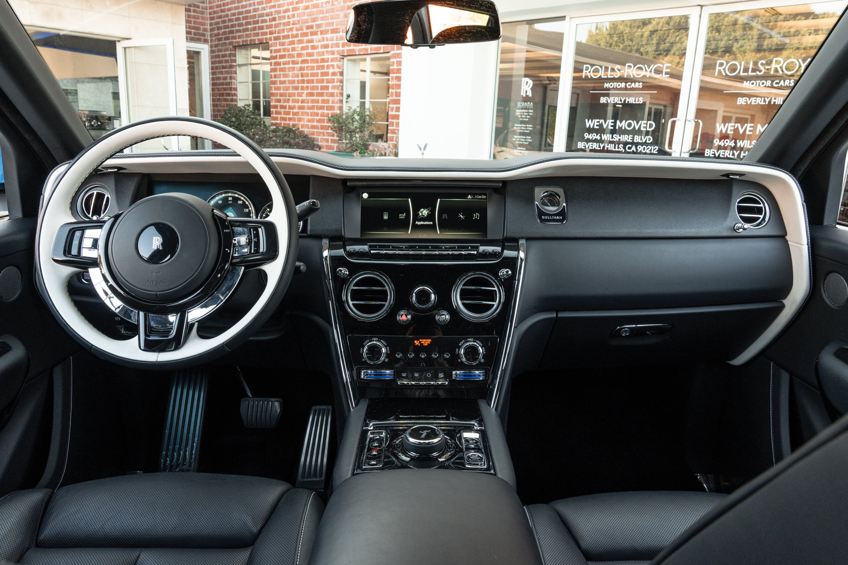 Used 2024 Rolls-Royce Cullinan AWD/4WD image 4