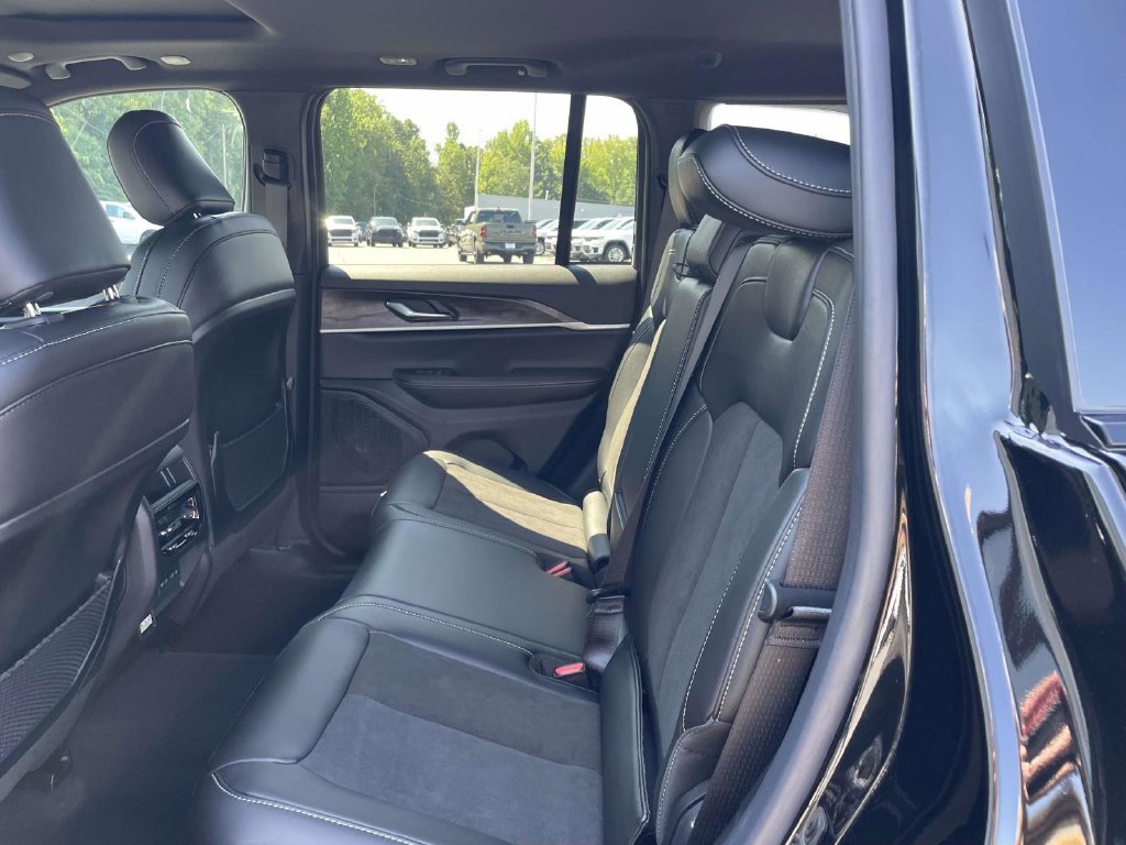 New 2027 Jeep Grand Cherokee 4WD image 19