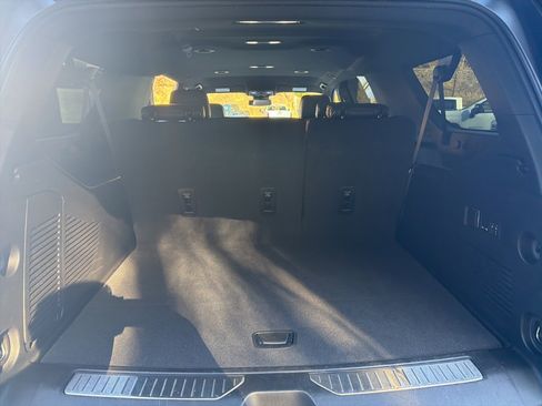 Certified 2024 Chevrolet Suburban Premier image 14