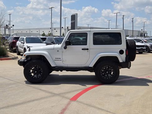 Used 2013 Jeep Wrangler Sport AWD/4WD image 12