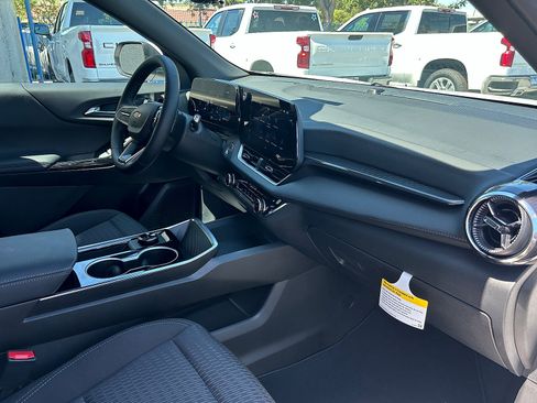 New 2026 Chevrolet Equinox LT w/ Safety and Technology Package FWD image 28