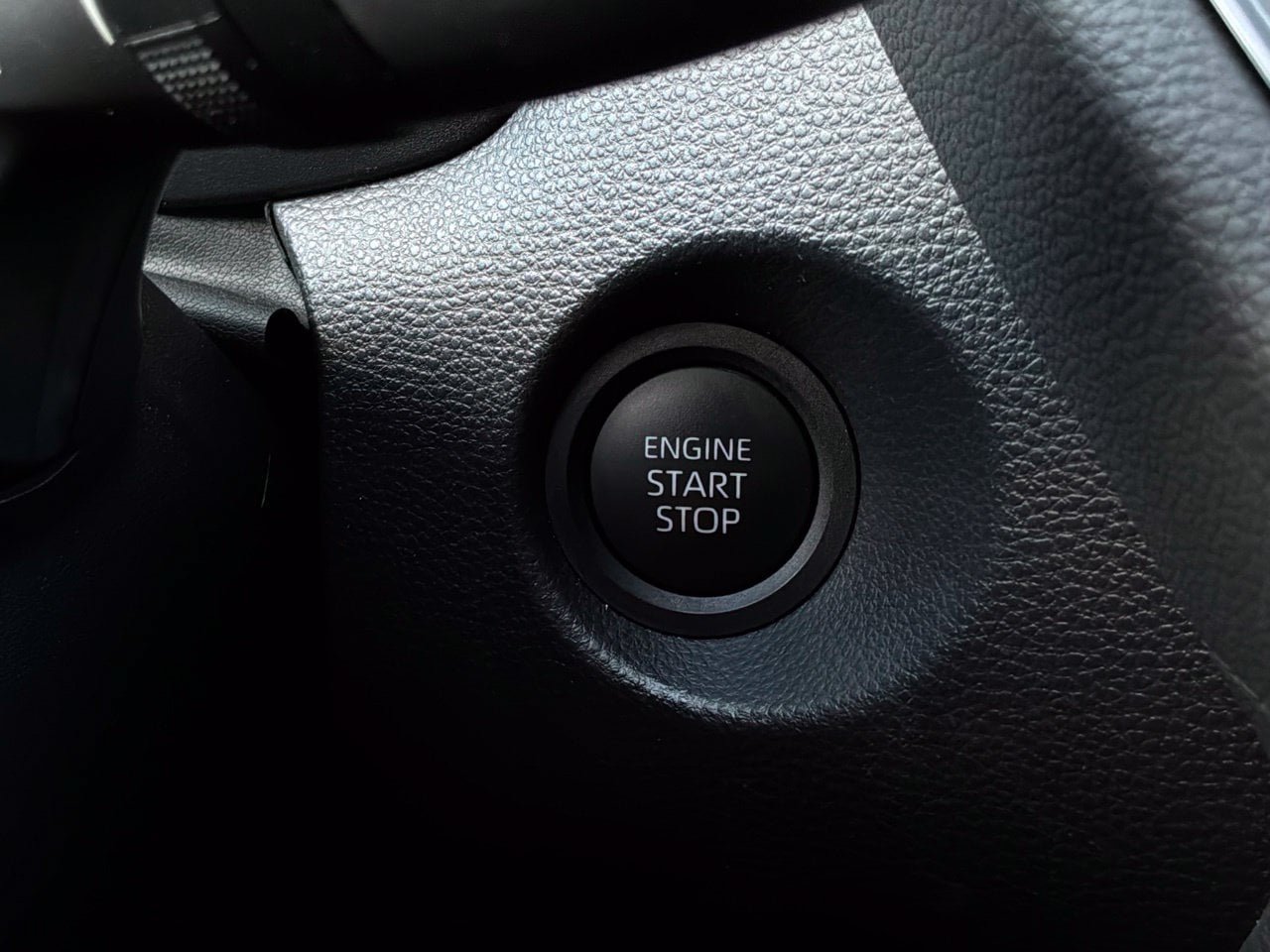 Used 2026 Toyota Corolla Cross XLE FWD image 31