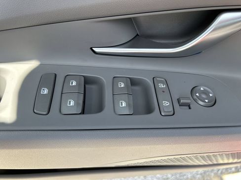 New 2025 Hyundai Elantra SEL FWD image 20