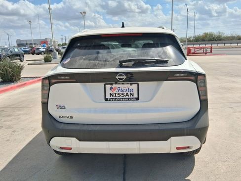 New 2026 Nissan Kicks SV w/ SV Premium Package FWD image 6