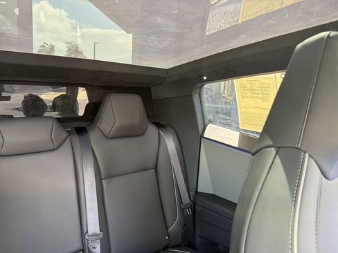 Used 2025 Tesla Cybertruck AWD Crew Cab image 15