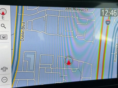 Certified 2024 Toyota Sienna Platinum image 23