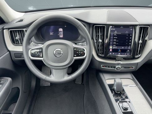 Certified 2025 Volvo XC60 B5 Plus image 28