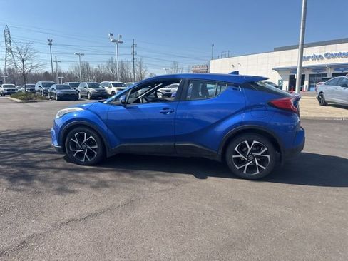 Used 2018 Toyota C-HR XLE FWD image 12