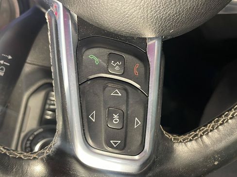 Used 2020 Jeep Wrangler Unlimited Sahara w/ Uconnect 4C Nav & Sound Group AWD/4WD image 18