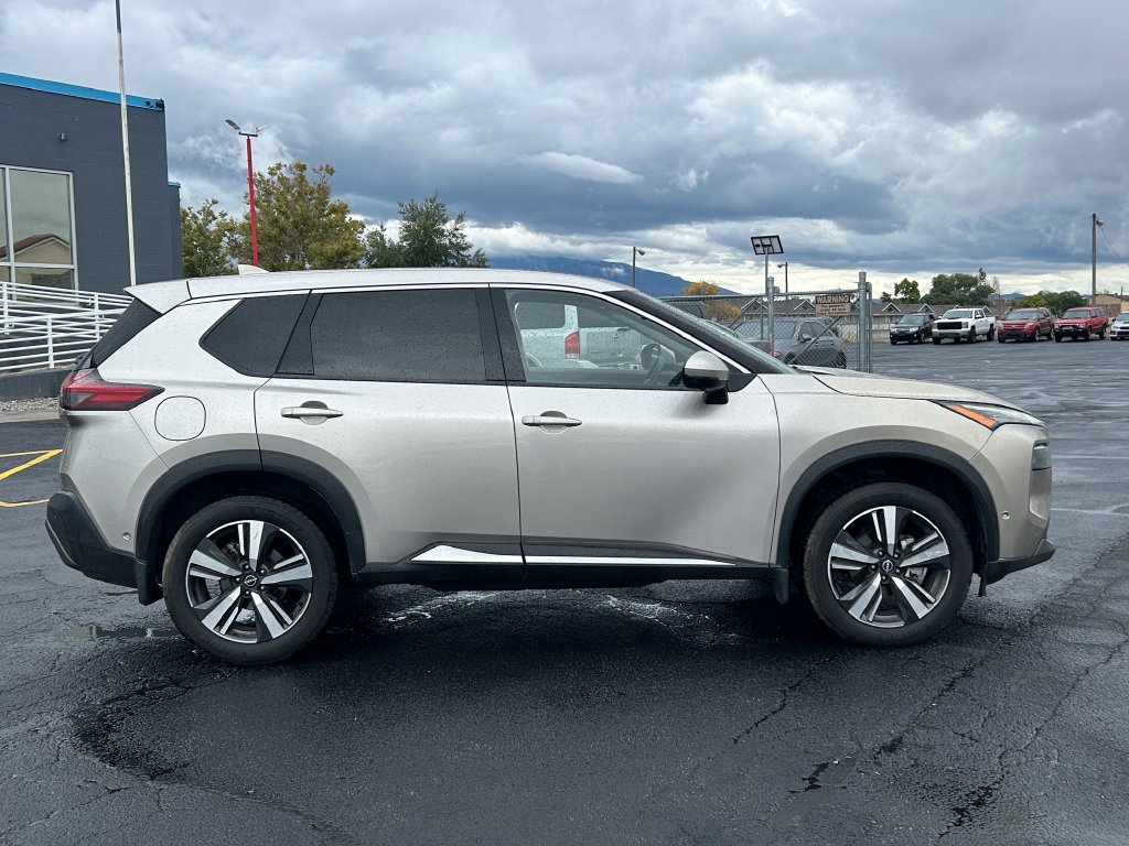 Used 2023 Nissan Rogue SL w/ SL Premium Package FWD image 2