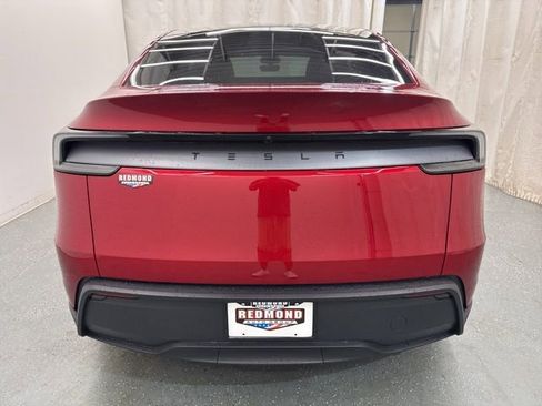 Used 2026 Tesla Model Y 2WD image 7