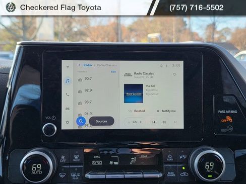 Used 2023 Toyota Highlander LE image 14