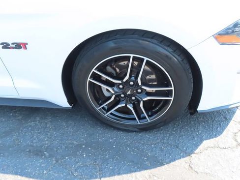 Used 2018 Ford Mustang Coupe RWD image 10