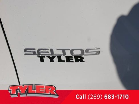 Used 2024 Kia Seltos LX AWD/4WD image 13