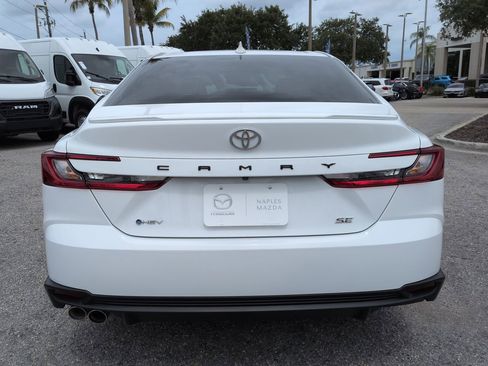 Used 2025 Toyota Camry SE w/ Convenience Package FWD image 6