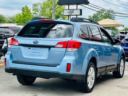 Used 2010 Subaru Outback 2.5i Limited AWD/4WD image 6