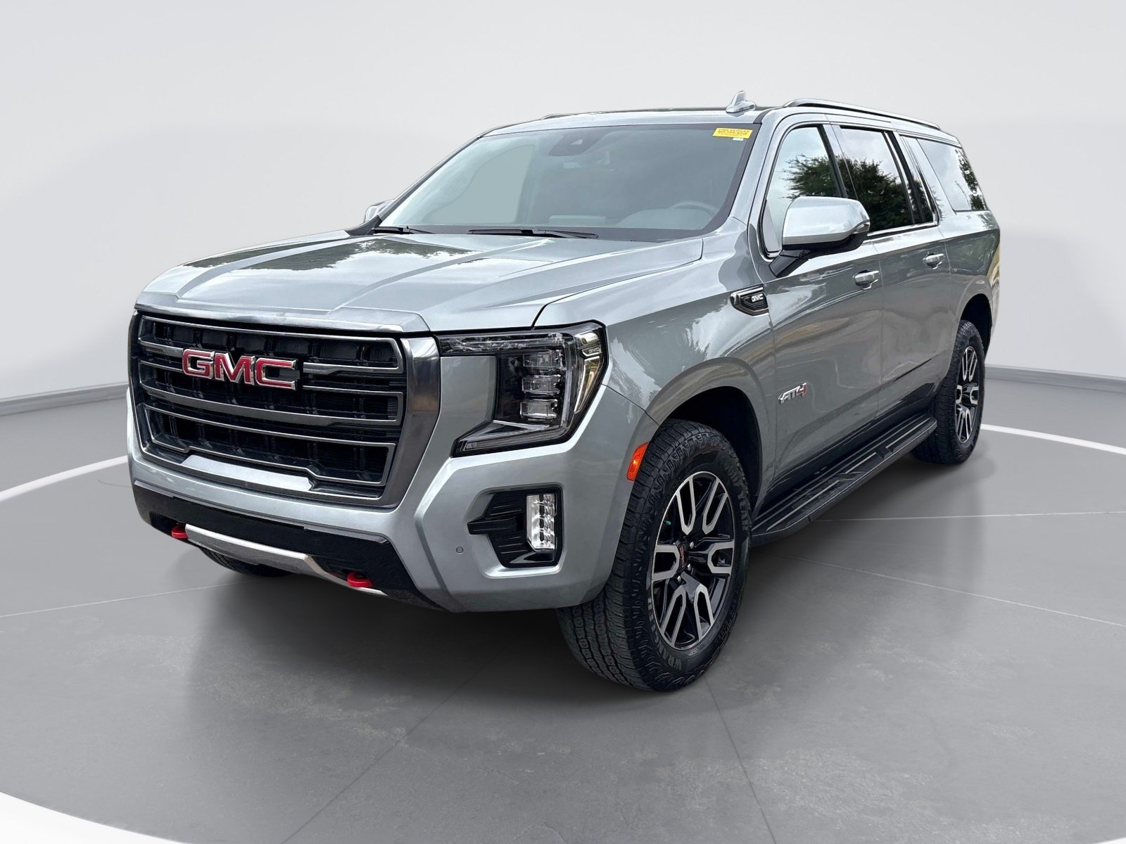 Used 2023 GMC Yukon XL AT4 AWD/4WD image 3