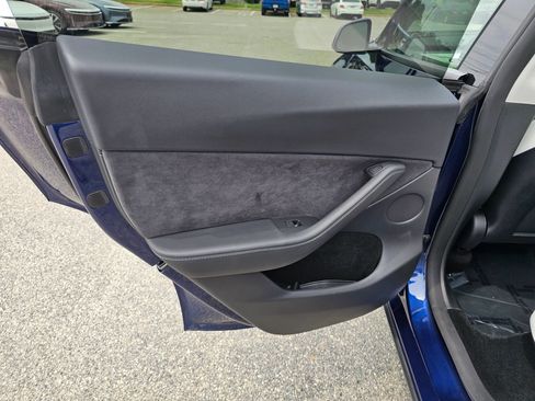 Used 2023 Tesla Model Y Performance AWD/4WD image 22