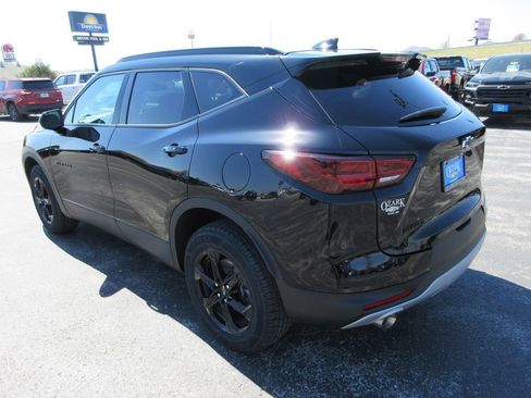 Used 2024 Chevrolet Blazer LT w/ Convenience Package FWD image 3