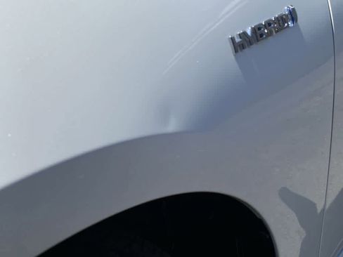 Used 2016 Toyota Prius Three Touring FWD image 41