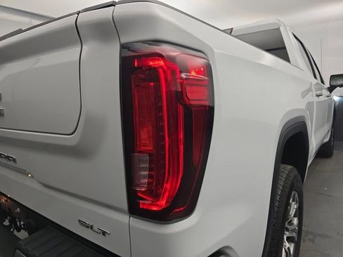 Used 2025 GMC Sierra 1500 SLT RWD image 19