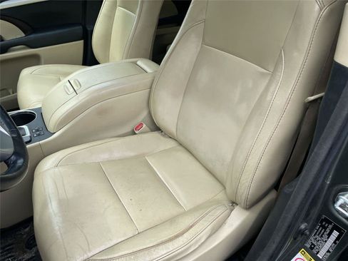 Used 2018 Toyota Highlander XLE AWD/4WD image 10