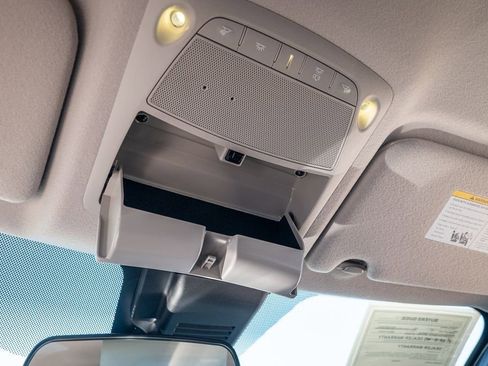 Used 2023 Nissan Leaf S image 29