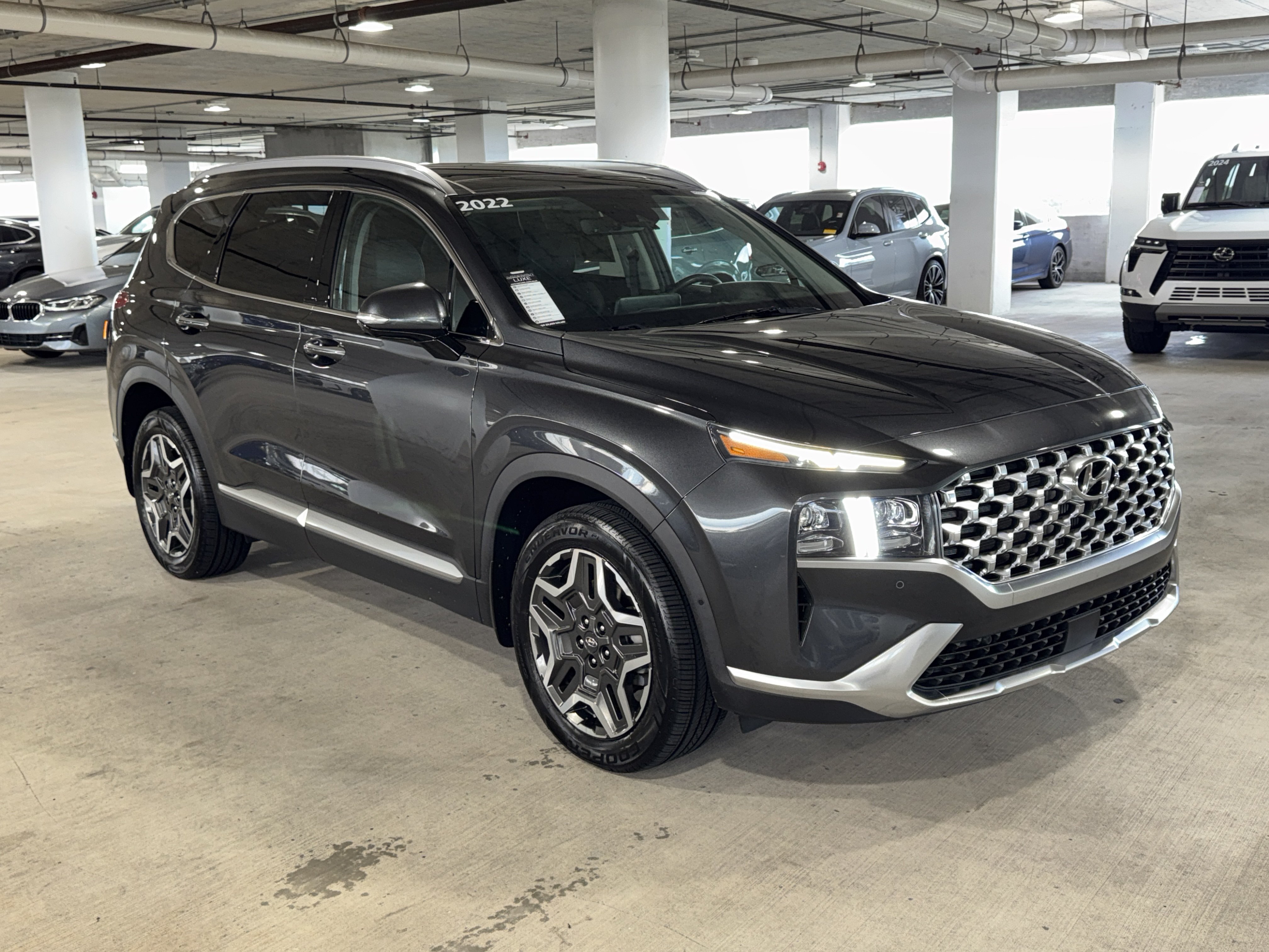 Used 2022 Hyundai Santa Fe Limited FWD image 2