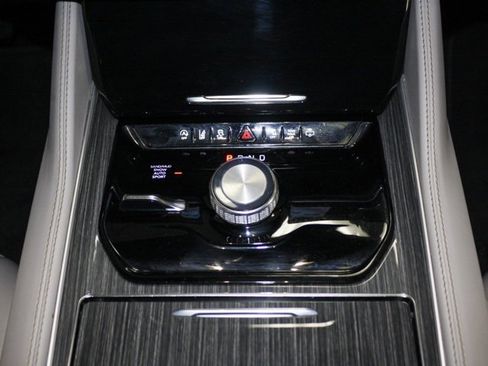 Used 2022 Jeep Wagoneer Series II w/ Premium Group I image 18