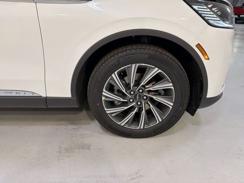 New 2026 Lincoln Aviator 2WD image 30