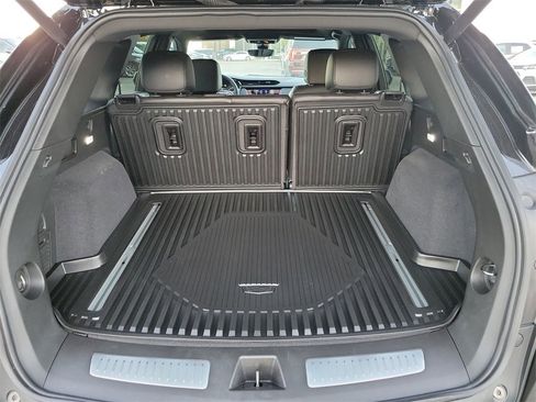 Used 2025 Cadillac XT5 Premium Luxury w/ Technology Package image 12