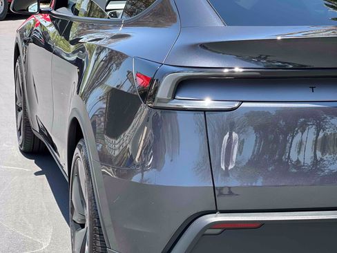 Used 2026 Tesla Model Y Long Range AWD/4WD image 69
