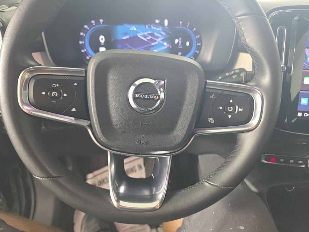 Used 2024 Volvo XC40 B5 Core AWD/4WD image 26