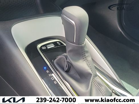 Used 2025 Toyota Corolla SE FWD image 29