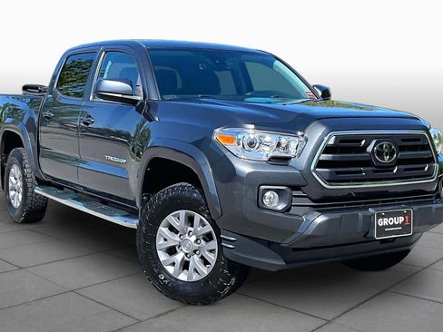 Used 2019 Toyota Tacoma SR5 AWD/4WD image 3