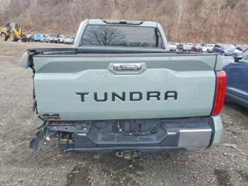 Used 2025 Toyota Tundra Limited AWD/4WD image 4