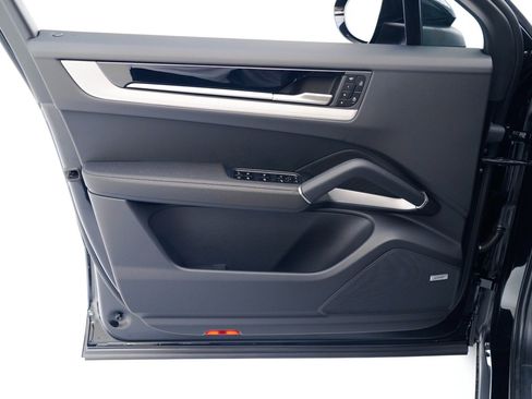 New 2026 Porsche Cayenne E-Hybrid Coupe image 23