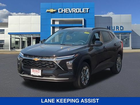 New 2026 Chevrolet Trax LT w/ Driver Confidence Package FWD image 9