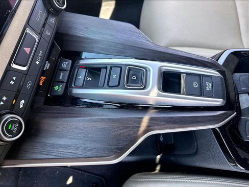Used 2018 Honda Clarity Touring image 18