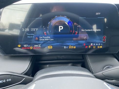 New 2026 Chevrolet Equinox LT w/ Convenience Package II image 8