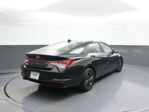 Certified 2023 Hyundai Elantra Blue FWD image 6