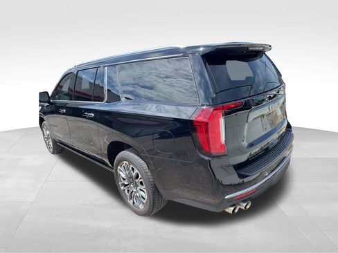 Used 2024 GMC Yukon XL Denali Ultimate AWD/4WD image 11