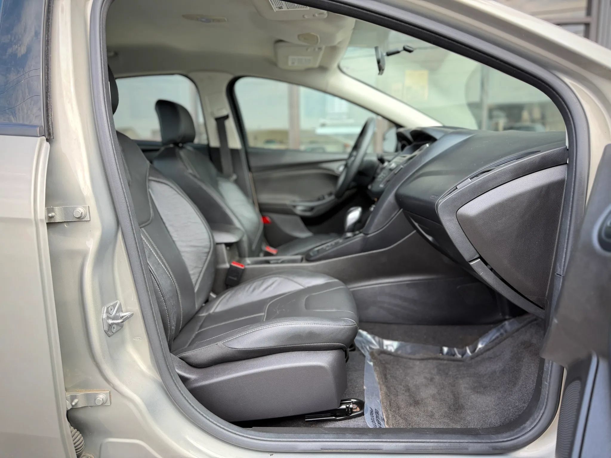 Used 2016 Ford Focus SE FWD image 14