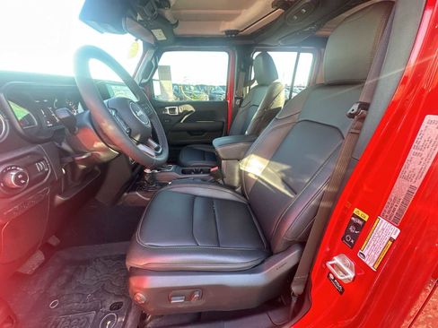 New 2025 Jeep Gladiator Sport w/ Premium Package image 13
