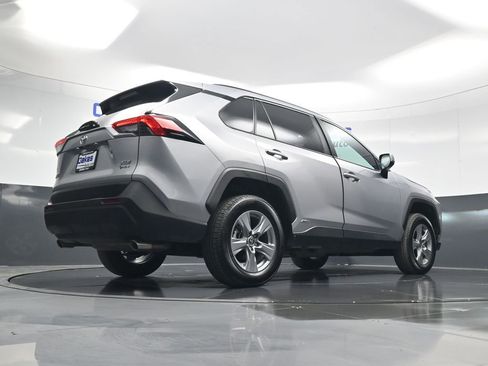 Used 2025 Toyota RAV4 XLE AWD/4WD image 44