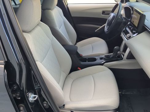 Used 2024 Toyota Corolla Cross L FWD image 21