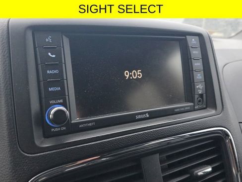 Used 2017 Dodge Grand Caravan GT FWD image 18