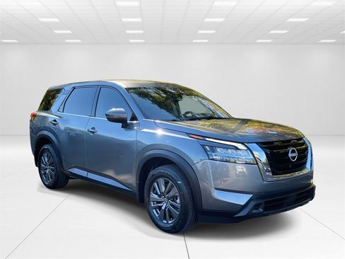 Used 2022 Nissan Pathfinder S w/ Cargo Package image 1