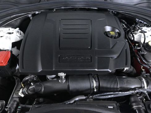 Used 2022 Jaguar F-PACE S image 23